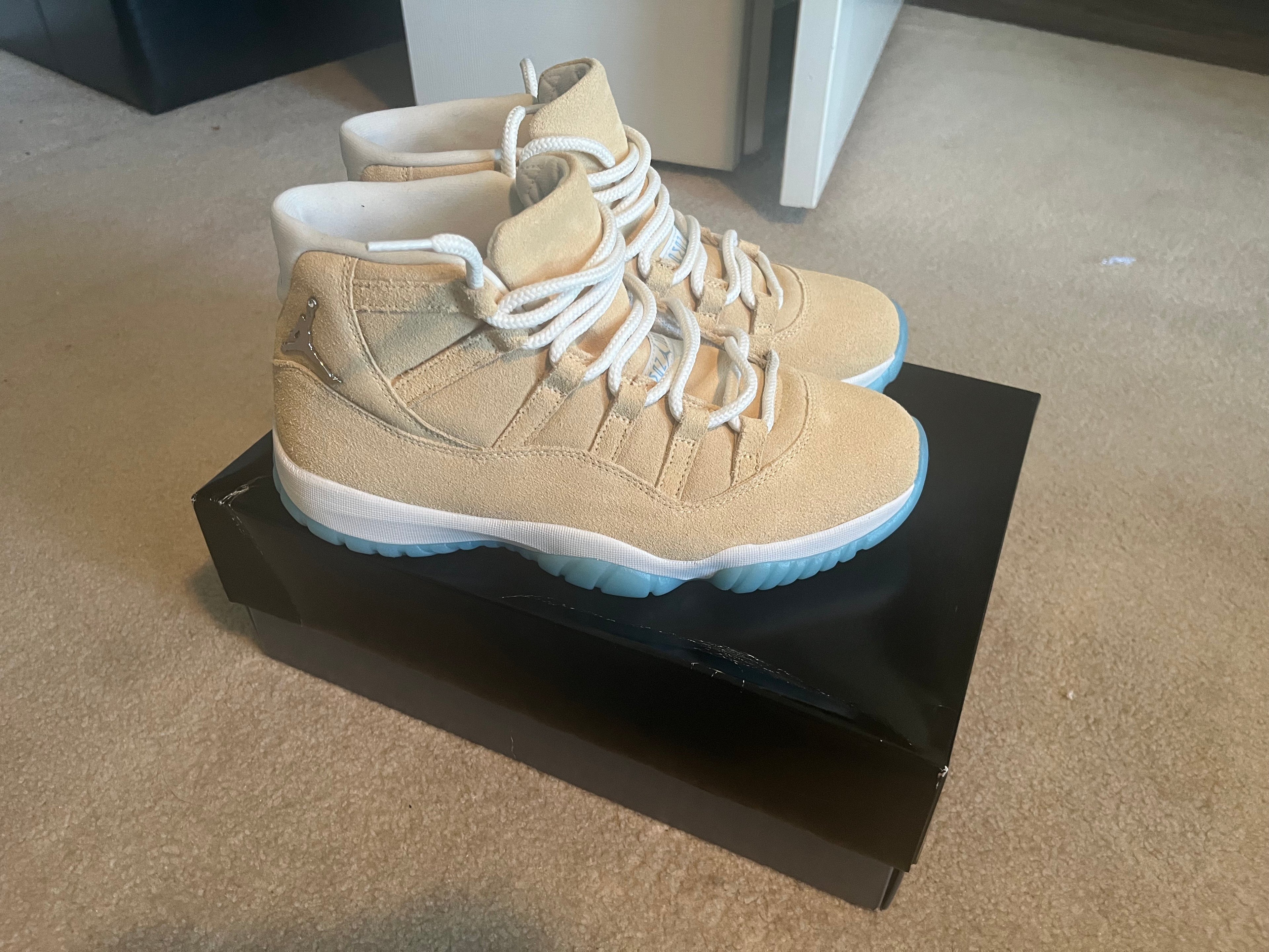Air Jordan 11 Retro "H-Town" NEW
